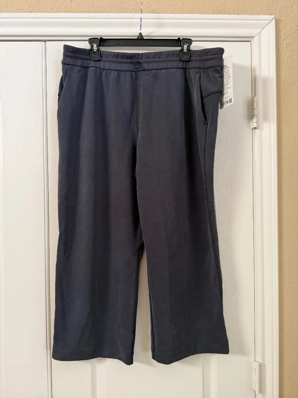 Lululemon wide leg crop pant
